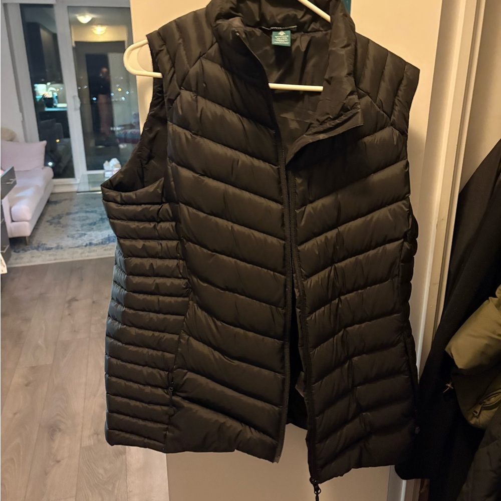 Woolrich Women's Black Puffer Vest